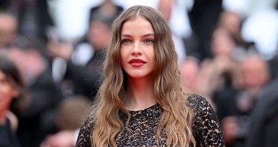 Palvin Barbara merész randiruhája maga az álom, csak úgy árad belőle a meztelenség