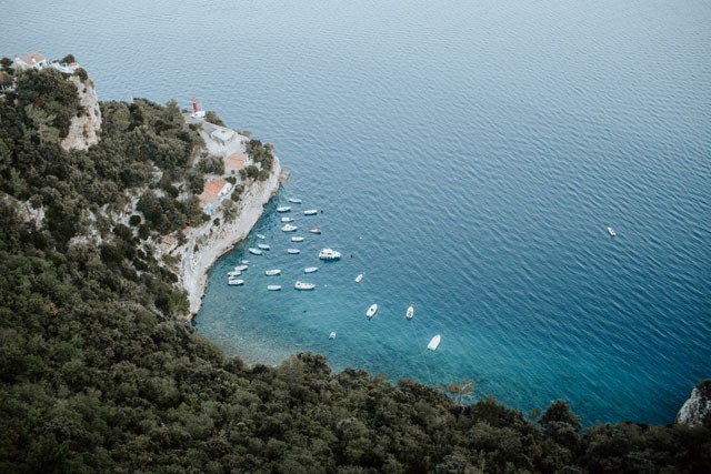 sármán nóra, fotózás, esküvői ruha, magyar divattervező, magyar esküvői ruha, garamvölgyi flóra, bresc, horvátország