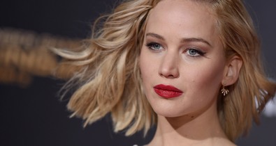 Jennifer Lawrence bemutatja a legmenőbb utcai szetteket, amikben az egész nyarat kihúzhatod
