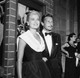 Grace Kelly és Oleg Cassini divattervező a Hátsó ablak premierjén 1954-ben