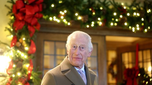 Erre senki sem számított: Fontos hagyományt tör meg idén karácsonykor Károly király