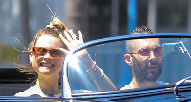 Kemény üzenettel tért vissza az Instagramra Adam Levine felesége, Behati Prinsloo