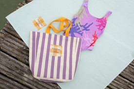 Printa totebag és SlanGSlang fürdőruha a Ruhastory kollekcióban Fotó: Korn Beatrix