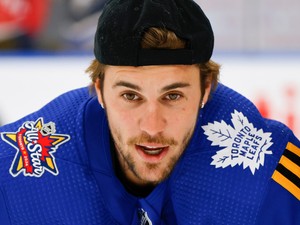 Justin Bieber felrobbantotta az internetet arcpirító posztjával, szinte alig takarja valami az énekes testét