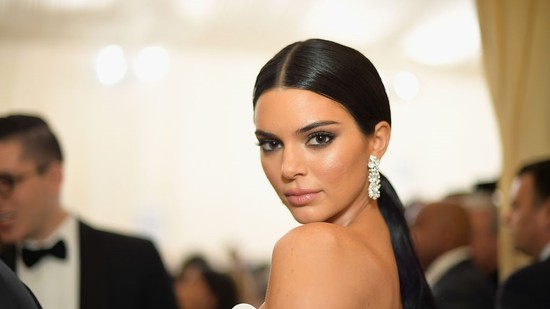 Kendall Jenner meztelenruhája a legtitokzatosabb, amit valaha láttunk