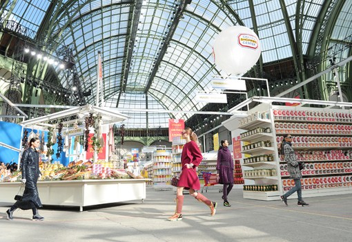 Karl Lagerfeld csodálatos világa: A 10 legemlékezetesebb Chanel bemutató