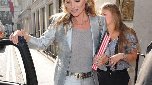 Kate Moss ezüst diszkólány
