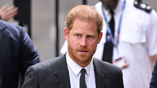 Ez az ok, amiért a Korona színésze és Harry herceg nem állnak szóba egymással