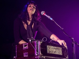 ´Nagyon sok okunk van dühösnek lenni ´ - Shilpa Ray Budapestre jön