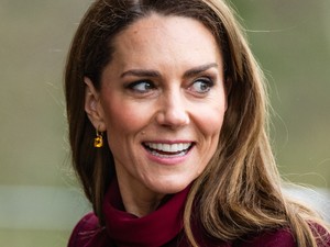 Katalin hercegné a ruháival üzen András volt herceg letartóztatása óta, nem véletlenül viselte azt, amit