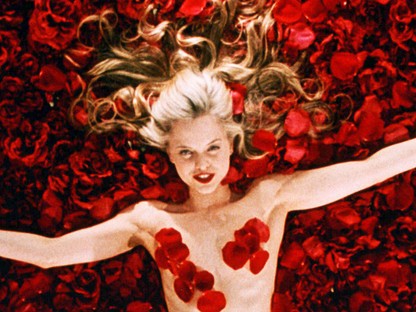 Hoppá! Kiderült, hogy kinek a keze van a 20 évvel ezelőtti sikerfilm híres plakátján