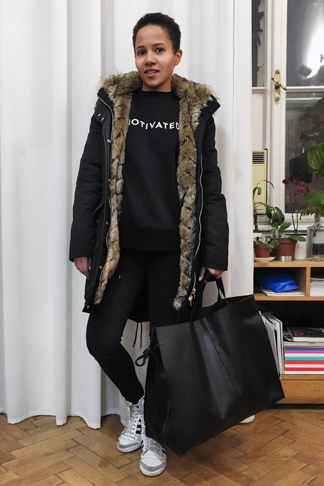 Anett először mutatja be ezt az új THEFOUR táskát