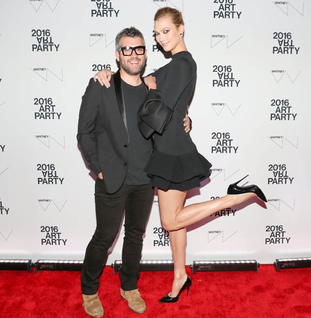 karlie kloss, lábai, topmodell, brandon maxwell, vörös szőnyeg