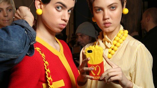 Lenyúlta a mekit és feldobta a show-t