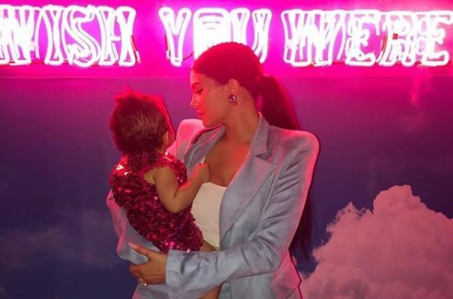 Kylie Jenner és Stormi