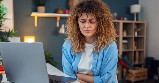 Meglepő eredményt hoztak a kutatások: ezt teszi valójában a menstruáció a munkateljesítményeddel