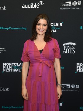 Rachel Weisz 2018-ban jelentette be, hogy férjével, Daniel Craiggel első közös gyermeküket várják. A színésznő akkor volt 48 éves és már volt két nagyobb gyermeke előző kapcsolatából. 