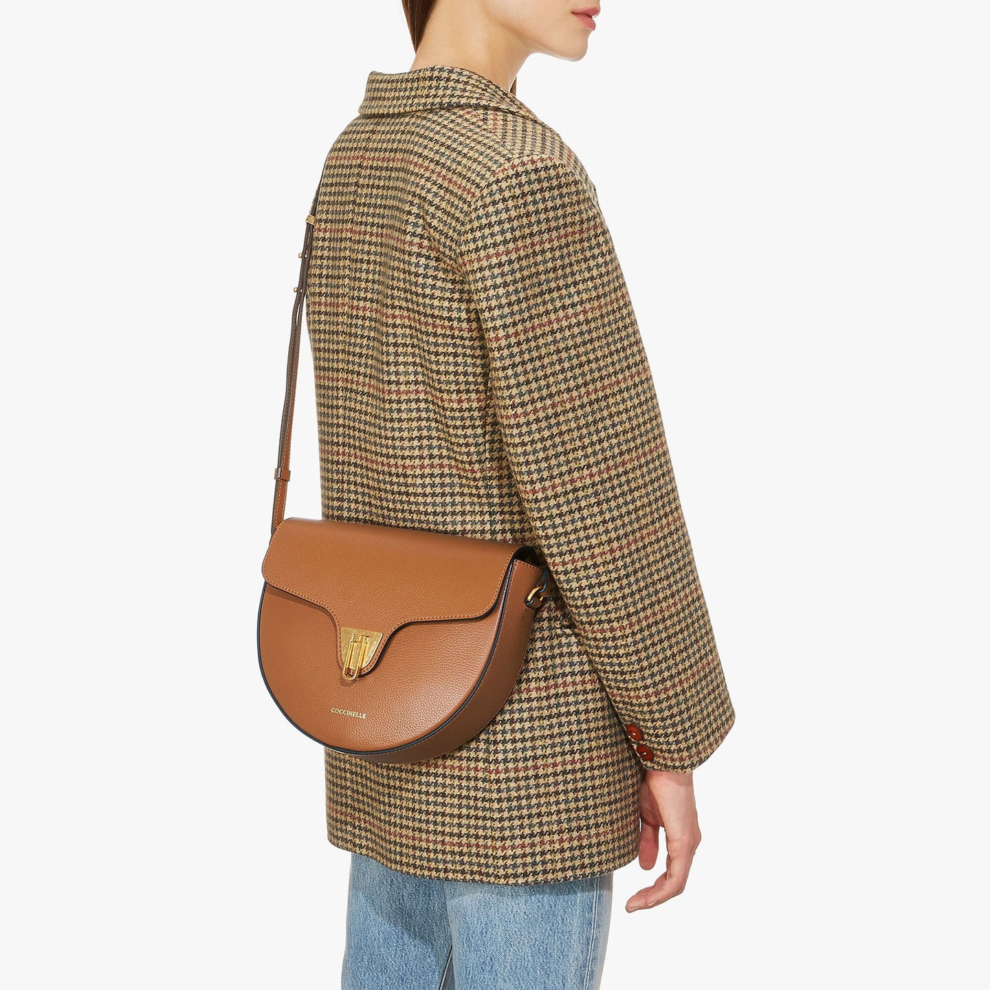 5. Mindenhova bevethető táska - Barna válltáska COCCINELLE 285 euró