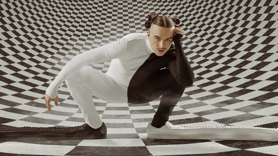 Egy észt rapper szállítja a divatvilág legőrültebb kollaborációit most