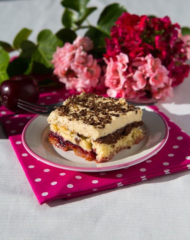 Tökéletes őszi desszert: Grízes szilvás szelet