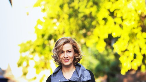 Balsai Móni kedvenc magyar tervezője ruháiban köszönti a hétvégét