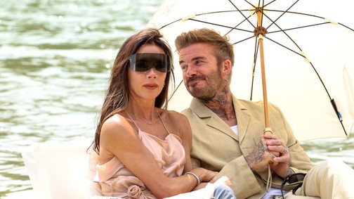 Elolvadunk David Beckham videójától, amivel az 50 éves Victoria Beckhamet köszöntötte fel