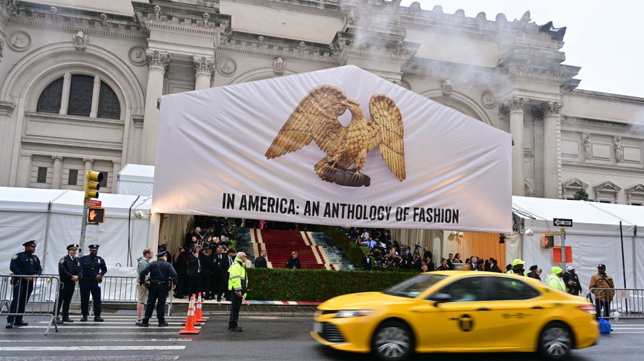 A 2022-es Met gála az "In America: An Anthology of Fashion" (Amerikában: A divat antológiája, azaz gyűjteménye) címet kapta. 