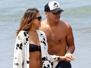 Újabb nap, újabb szexi bikiniben Jessica Alba