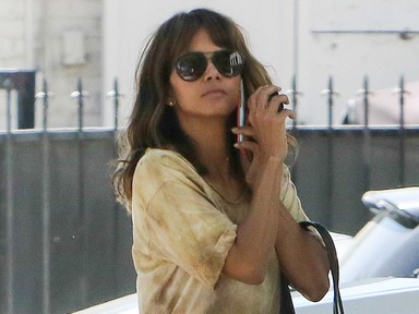 Halle Berry bevállalta a nyár hajtrendjét!