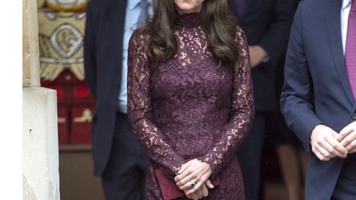 Kate Middleton fantasztikus csipkeruhában üdvözölte a kínai küldöttséget