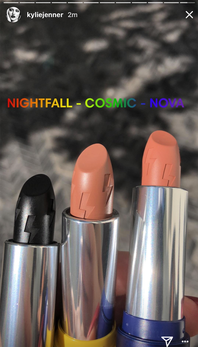 Kylie Jenner kislánya még egy hónapos sincs, de már most róla nevezték el az új sminkcuccokat