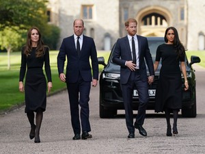 Itt a bizonyíték, hogy Vilmos herceg békülni akar Harry herceggel és Meghan hercegnével