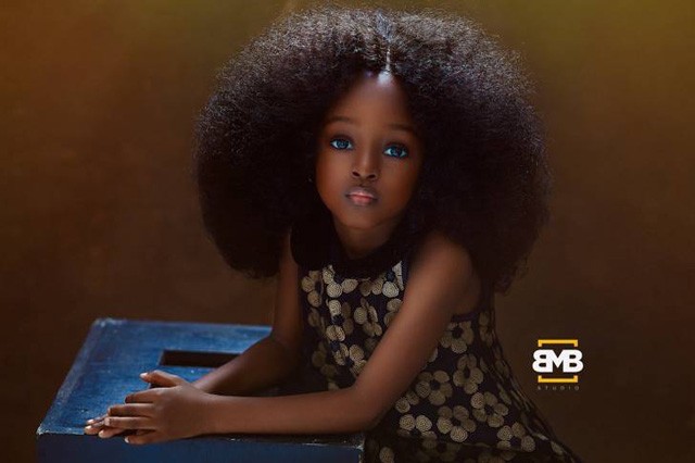 Annyira gyönyörű ez az ötéves kislány, hogy sokak szerint nem is lehet élő ember