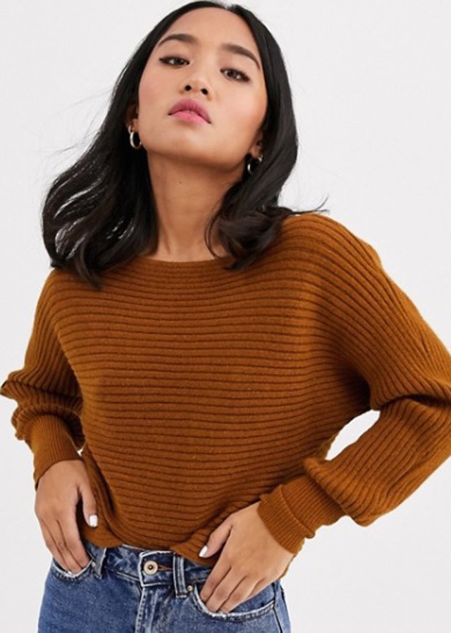 A kötött pulóver uncsi? Jessica Alba megmutatja, hogy miért ez lesz a kedvenc őszi darabod