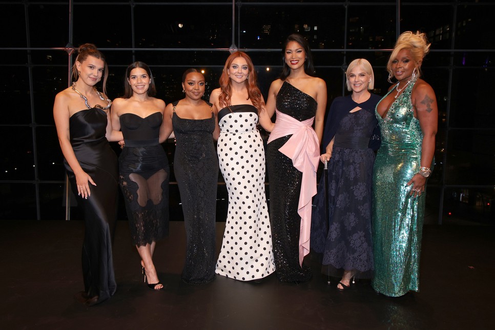 A Glamour Women of the Year 2023-as díjazottjai Samantha Barry főszerkesztővel