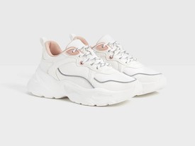 Sportcipő gravírozott mintával és fényvisszaverő díszítéssel BERSHKA 9095 Ft