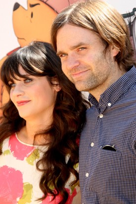 Mindenki úgy látta, Zooey Deschanelt és zenész férjét, Ben Gibbardot az ég is egymásnak teremtette. Idén januárban a bájos Zooey azonban beadta a válókeresetet...