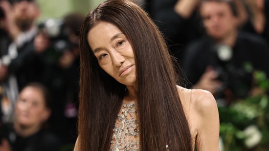 A 76 éves Vera Wang úgy néz ki új képein, akár egy tinédzser - nem hiszünk a szemünknek
