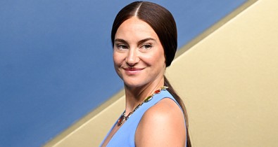Shailene Woodley óriási dekoltázst villantott, hivatalosan is az övé idén az Emmy legbátrabb ruhájának járó cím