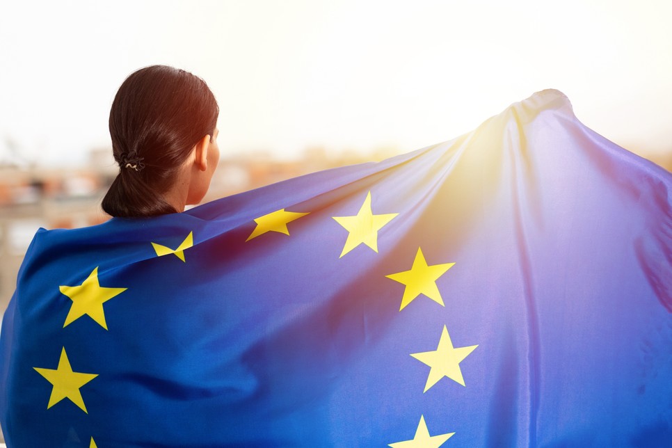 Az Európai Unió fellép a nők online zaklatásával szemben, egy biztonságosabb, élhetőbb világot teremtve