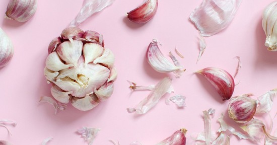 Ez történne a szervezetedben, ha minden egyes nap ennél fokhagymát: a mennyiséggel vigyázz, bizonyos gyógyszereket hatástalaníthat