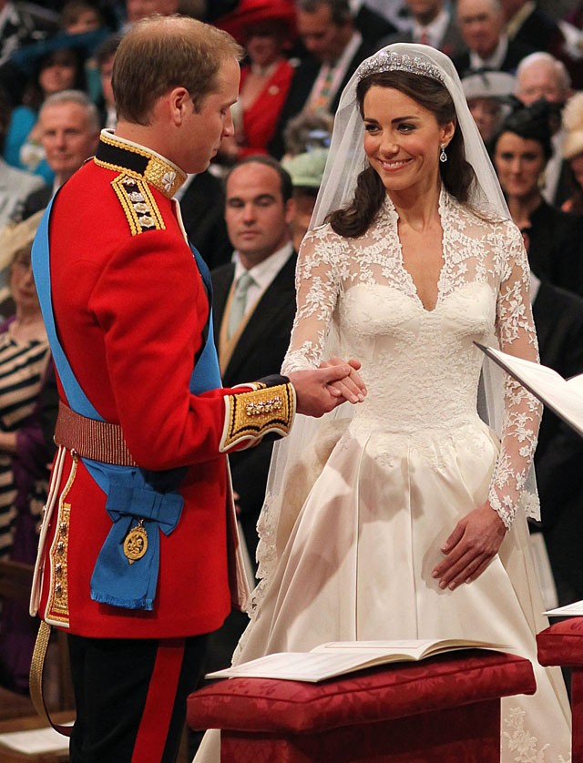 menyasszony, menyasszonyi ruha, esküvői ruha, diana hercegné, kate middleton, victoria beckham, nicole richie, kim kardashian