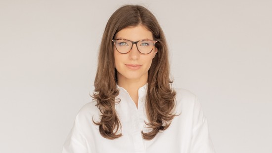 „Vagyok annyira jóban magammal, hogy nem okoznak traumát a ráncok” – Interjú Stohl Lucával