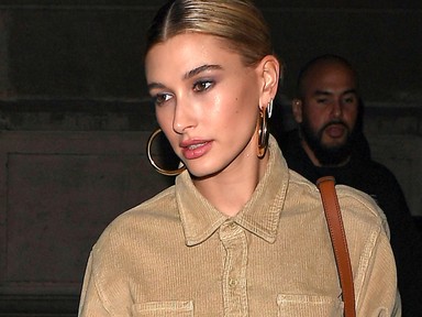 Hailey Bieber négy ultramenő szettel bizonyította, hogy egy igazi stíluskirálynő