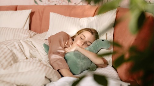 5 alvási tipp, ami évekkel meghosszabbíthatja az életedet