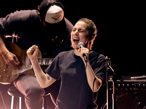 Lady Gaga smink nélkül állt az Oscar-gála színpadára, és ha valami, ez aranyat ér