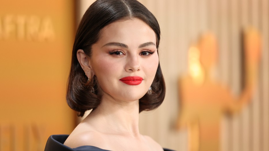 Selena Gomezt ismét a testsúlya miatt támadják, de exe, Taylor Lautner kiállt mellette