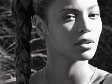 Lófarok, dekoltázs, bikini - Beyoncé őrülten szexi