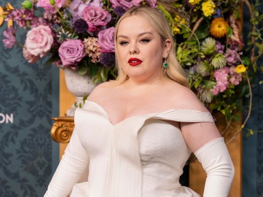 A Bridgerton sztárja, Nicola Coughlan még sosem volt olyan gyönyörű, mint Kim Kardashian kampányában