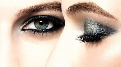 Axente Vanessa megtanít gyönyörűen sminkelni